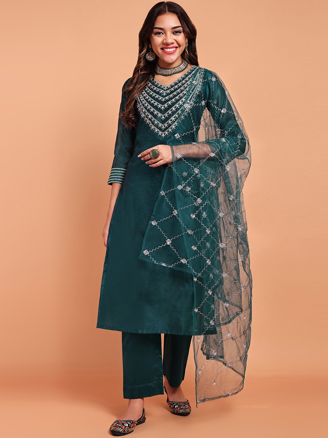 

DISHWA FASHION Yoke Design Sequinned Chanderi Silk Kurta with Trousers & Dupatta, Teal