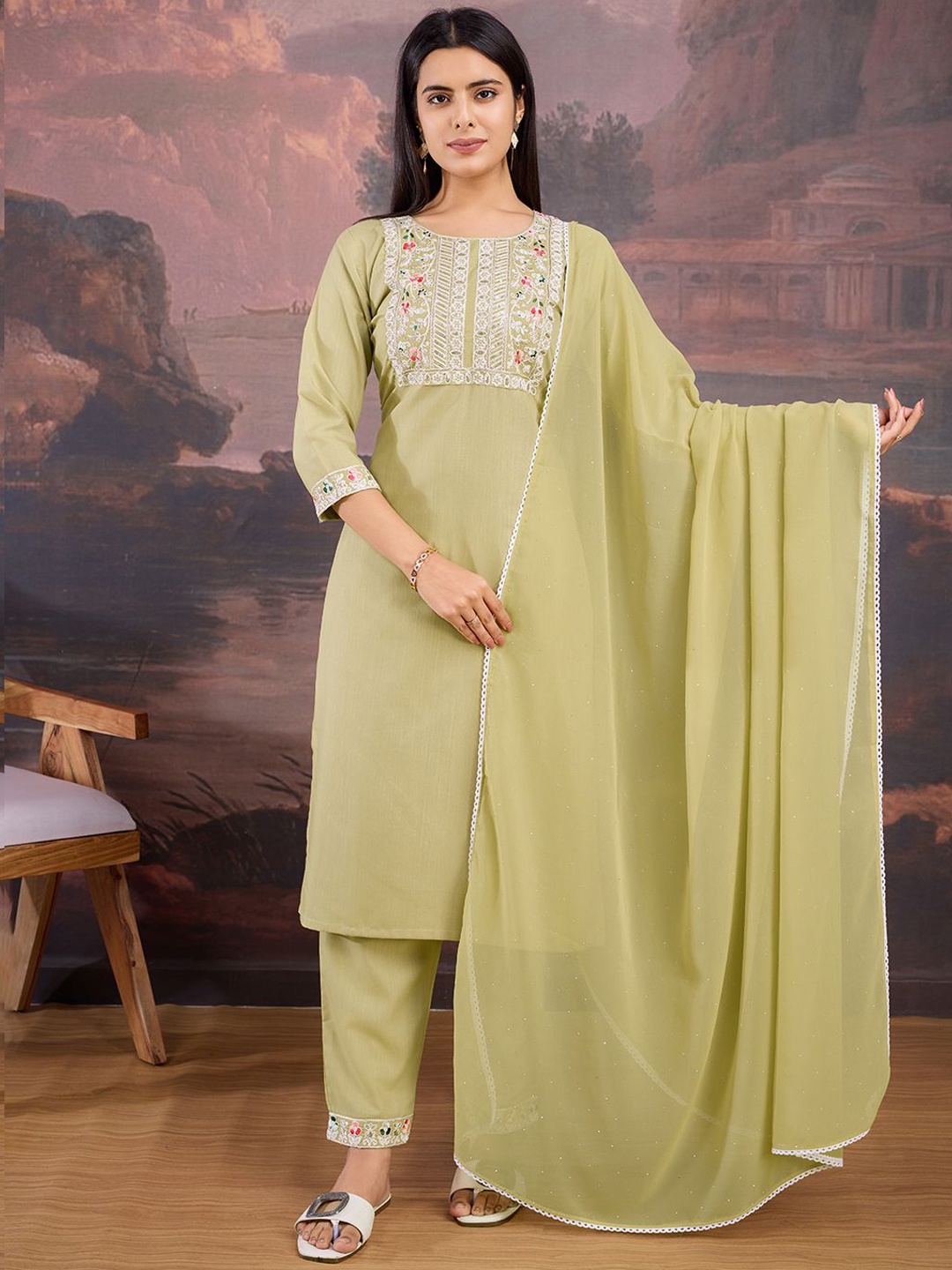 

House of Pataudi Floral Embroidered Straight Kurta Kurta With Trousers & Dupatta, Olive