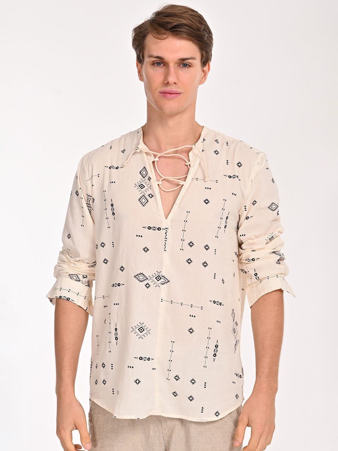 

POE Men Smart Slim Fit Opaque Printed Casual Shirt, Black
