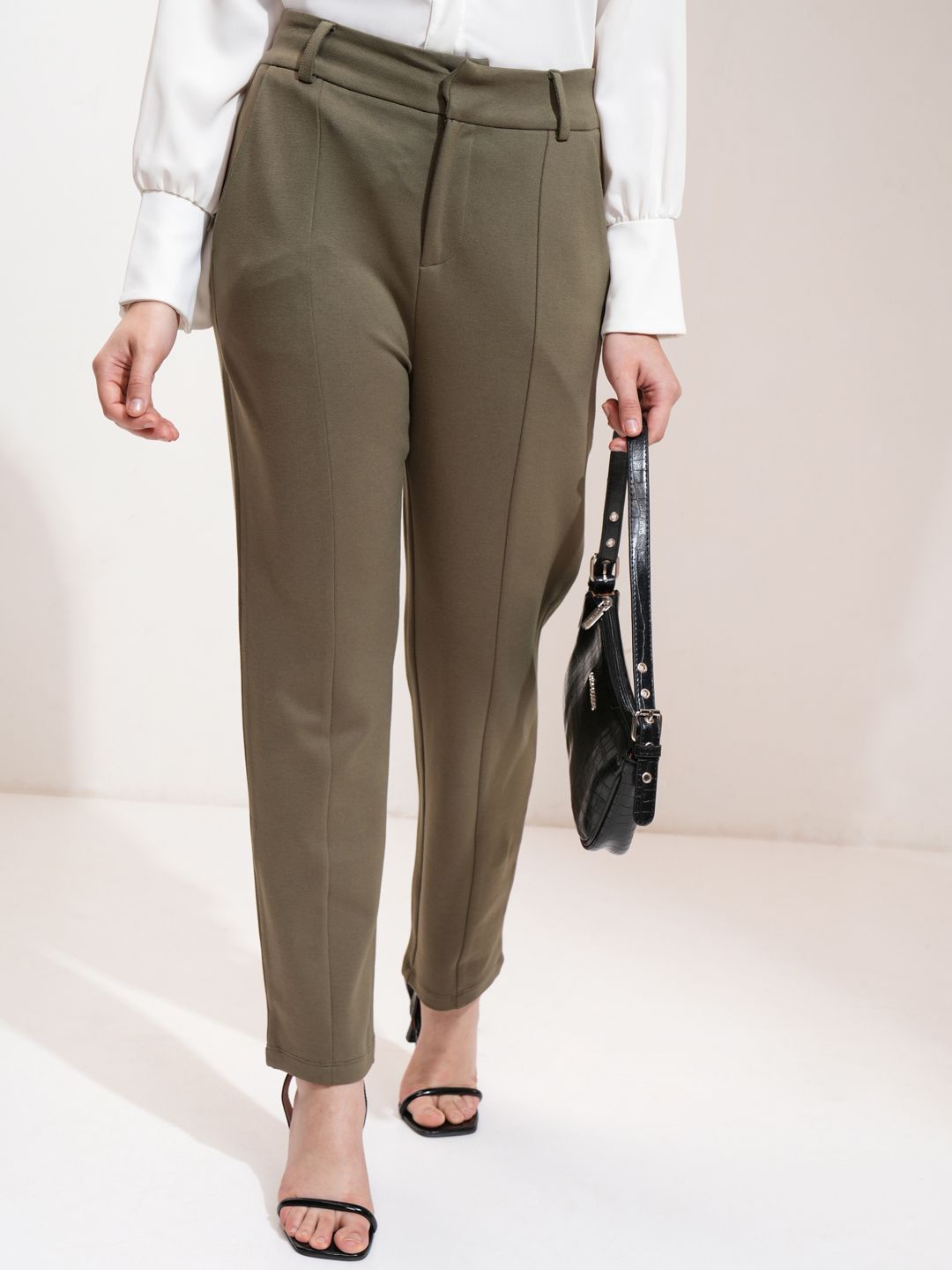 

CHIC BY TOKYO TALKIES Women Tapered Fit Trousers, Olive