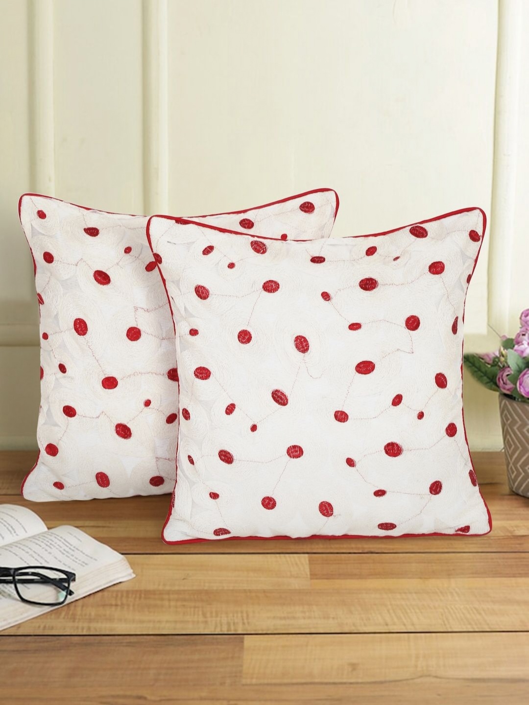 

eyda Cream-Coloured & Red 2 Pieces Geometric Embroidered Square Cushion Covers