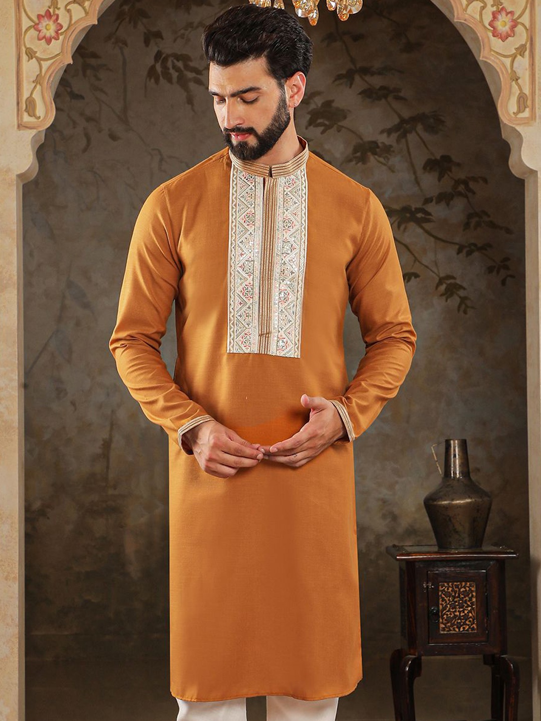 

HOUSE OF DEYANN Men Embellished Kurta, Mustard