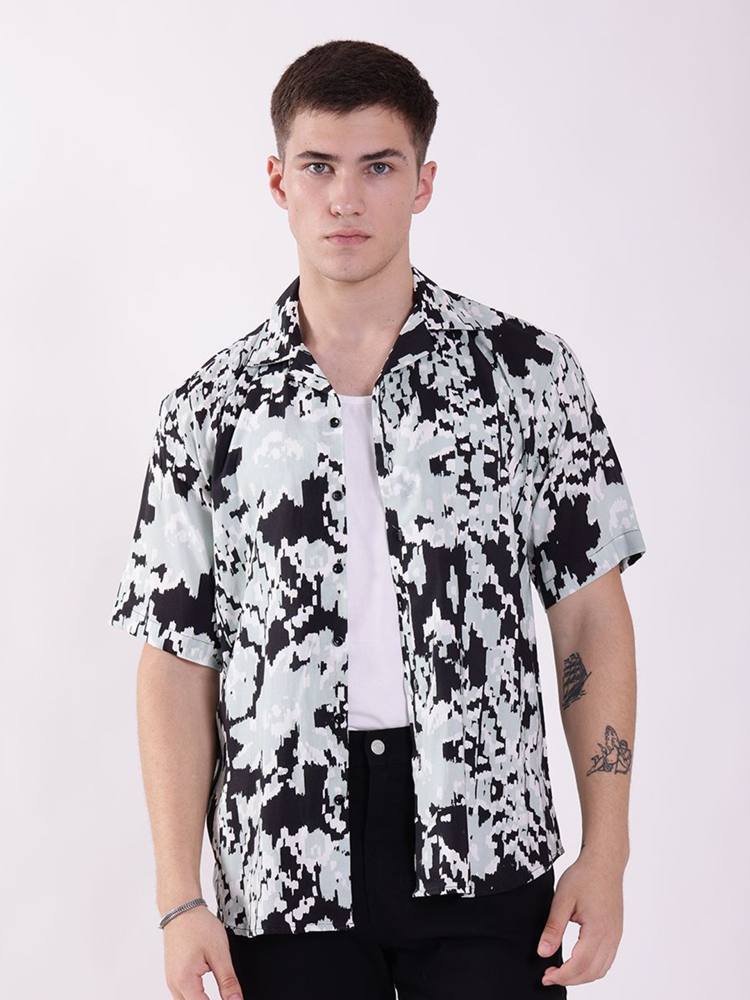 

RAYONBAY Men Relaxed Floral Opaque Printed Casual Shirt, Multi