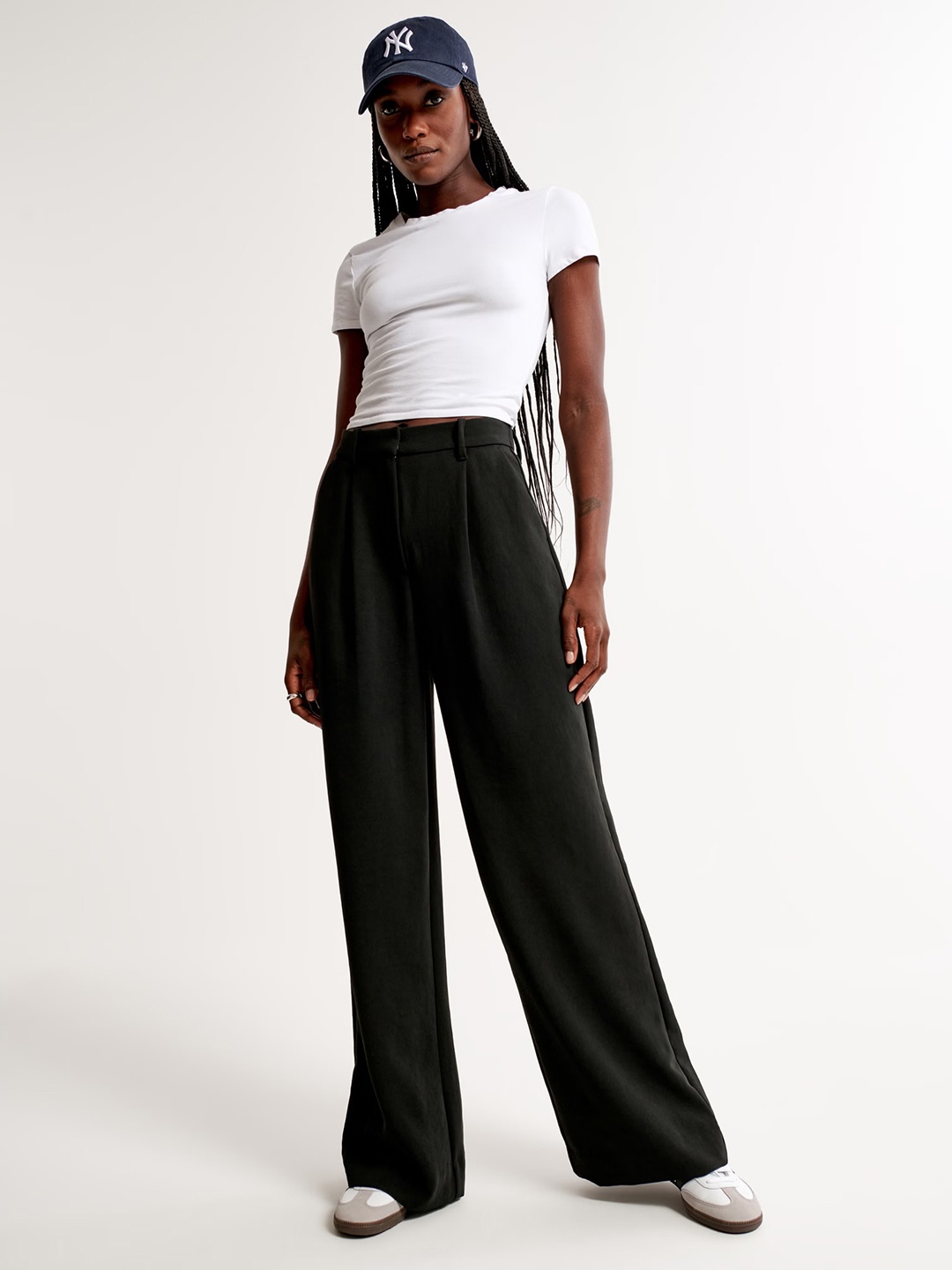

FNOCKS Women Original Straight Fit Lint Free Pleated Trousers, Black
