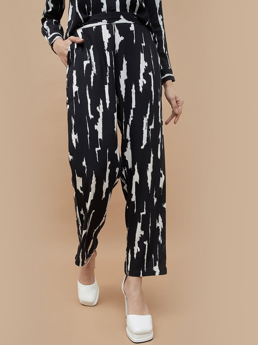 

Fame Forever by Lifestyle Women Printed Trousers, Black