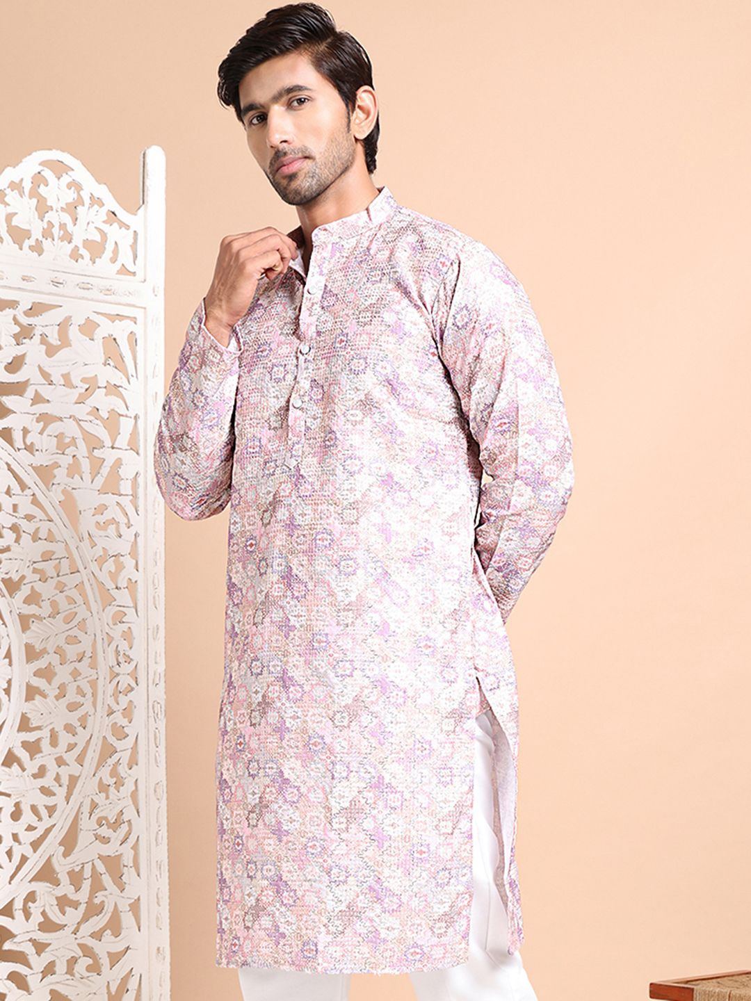 

Jompers Men Geometric Embroidered Sequinned Kurta, Purple
