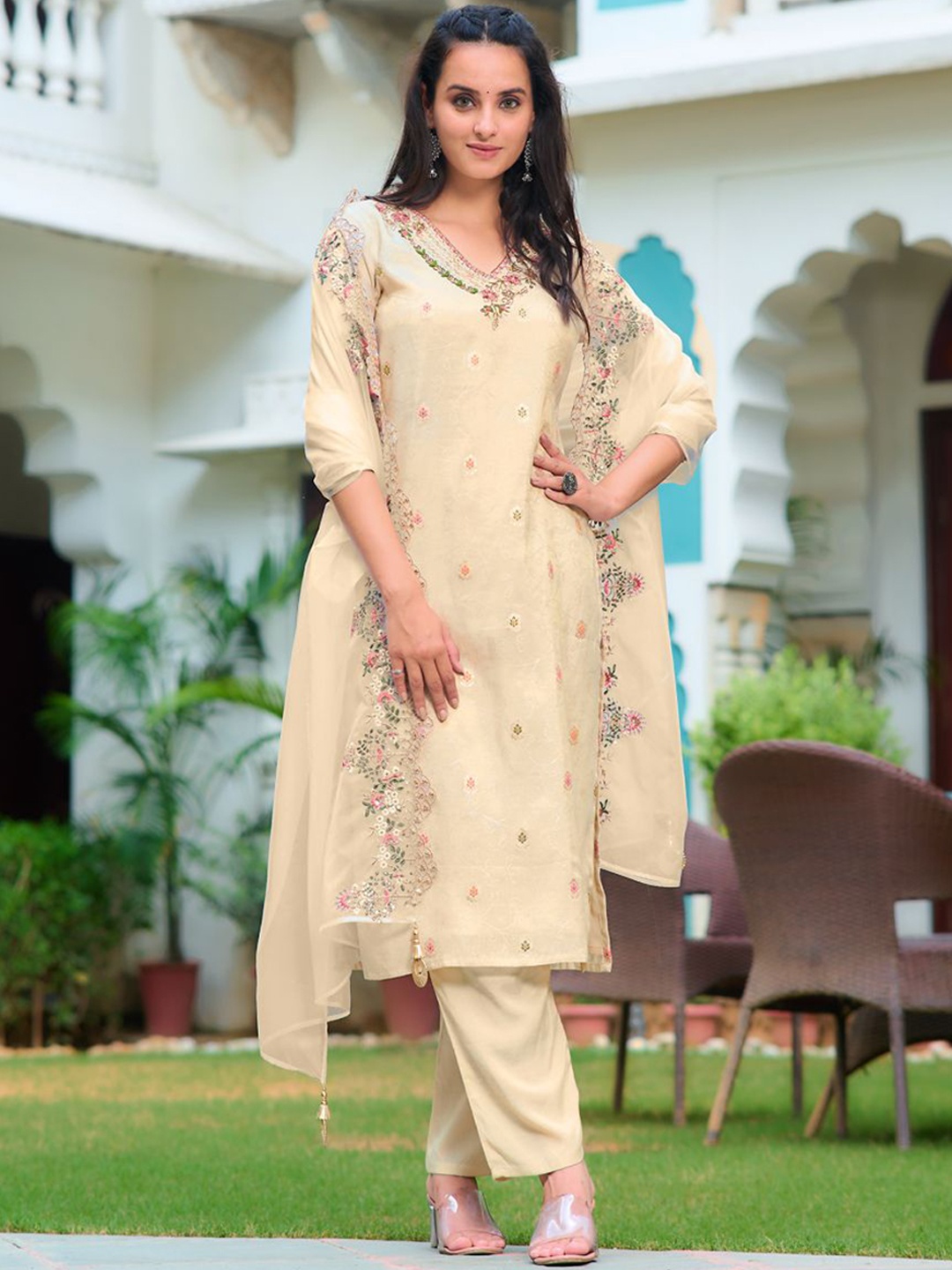 

Berrylicious Ethnic Motifs Embroidered Beads & Stones Pure Silk Kurta Set, Cream