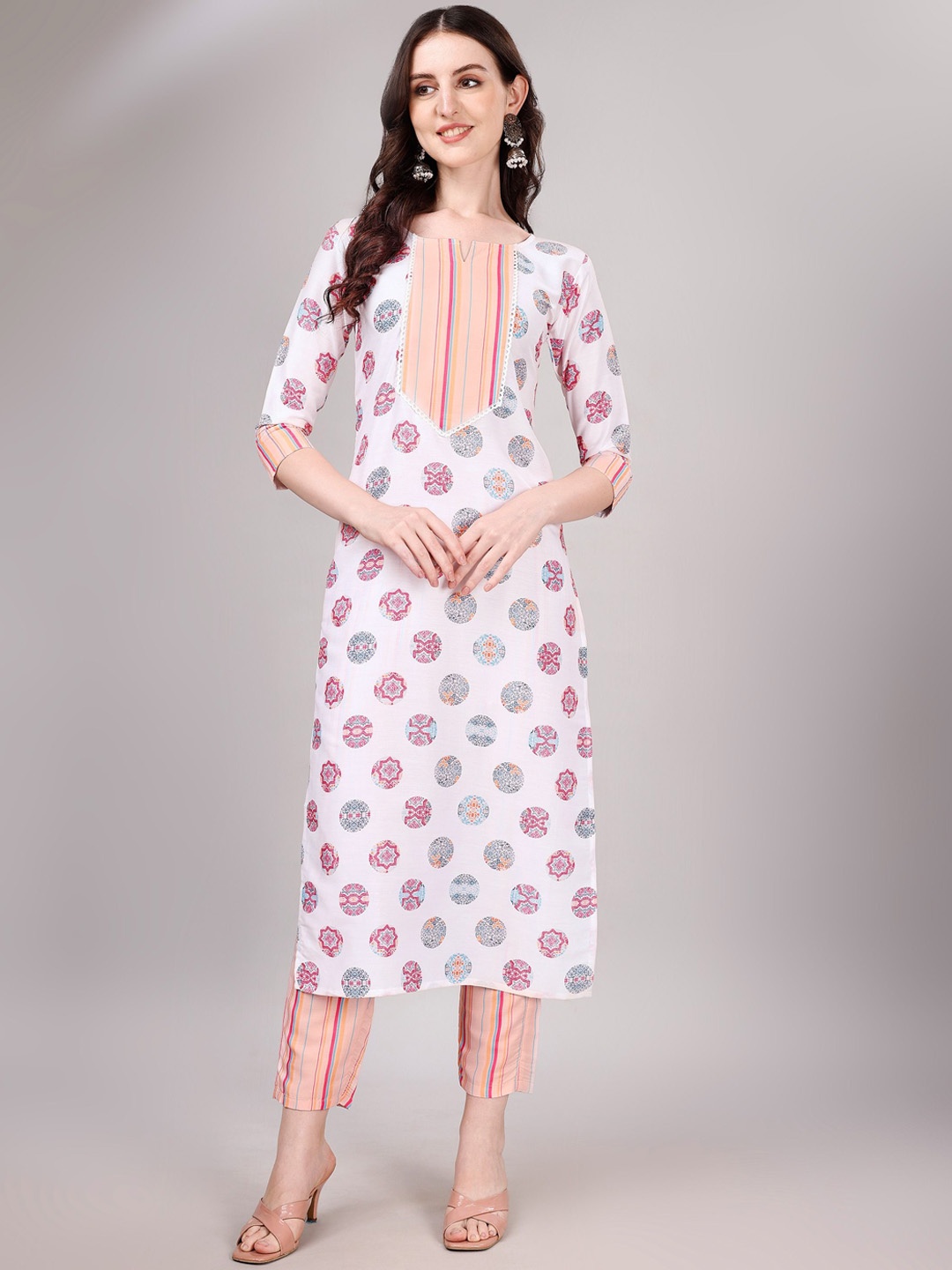

FANTASY FAB Ethnic Motifs Printed Straight Kurta with Trousers & Dupatta, White