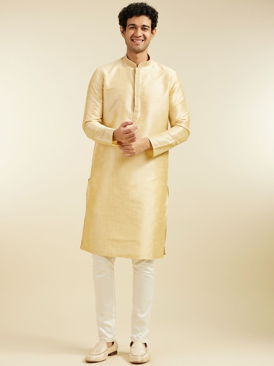 

Diwas by Manyavar Mandarin Collar Thread Work Straight Kurta, Beige