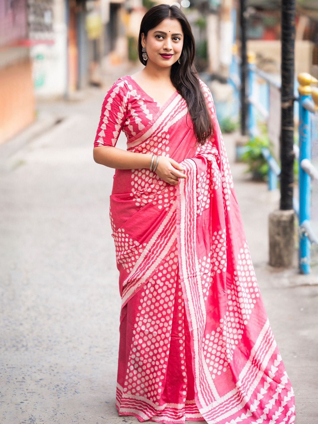 

STAVA CREATION Printed Saree With Blouse Piece, Pink
