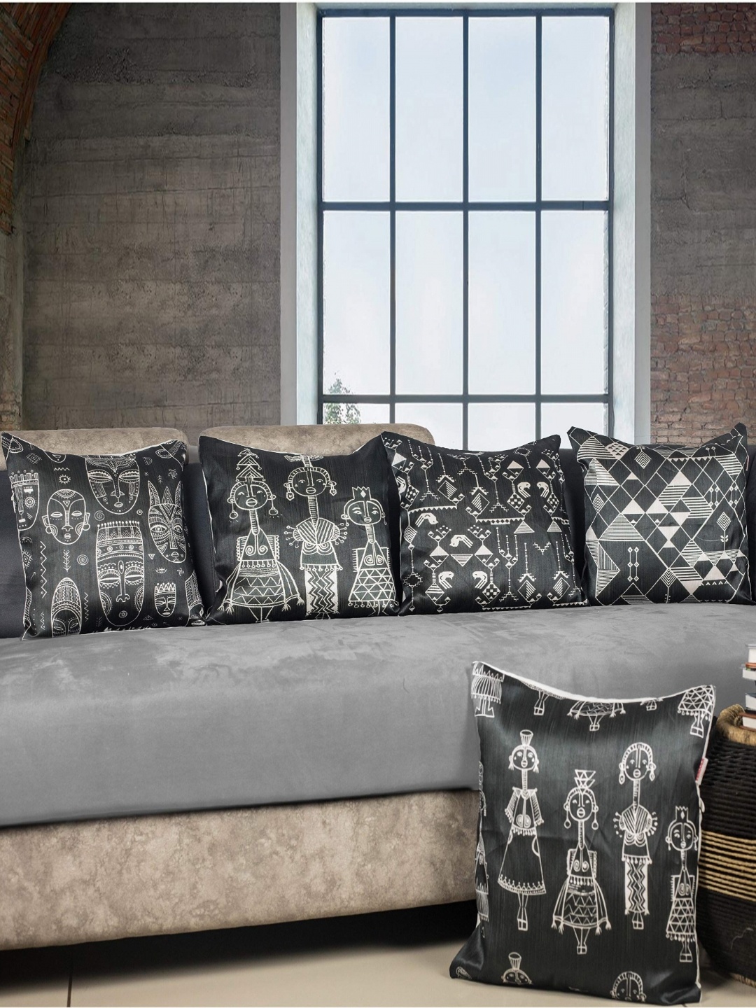 

Vendola Black & White 5 Pieces Ethnic Motifs Printed Satin Square Cushion Covers