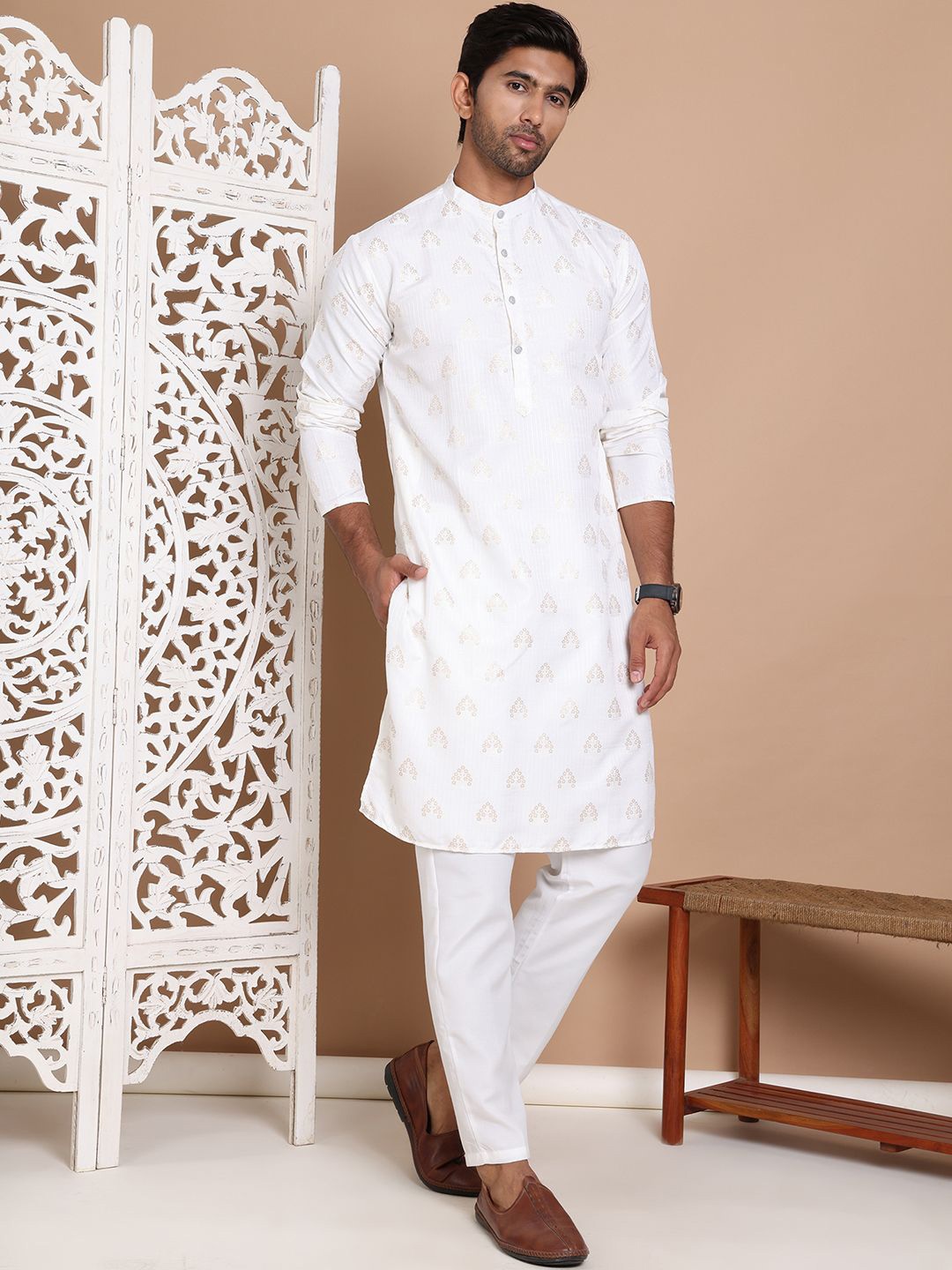 

Anouk Men Floral Printed Regular Pure Cotton Kurta with Pyjamas, White
