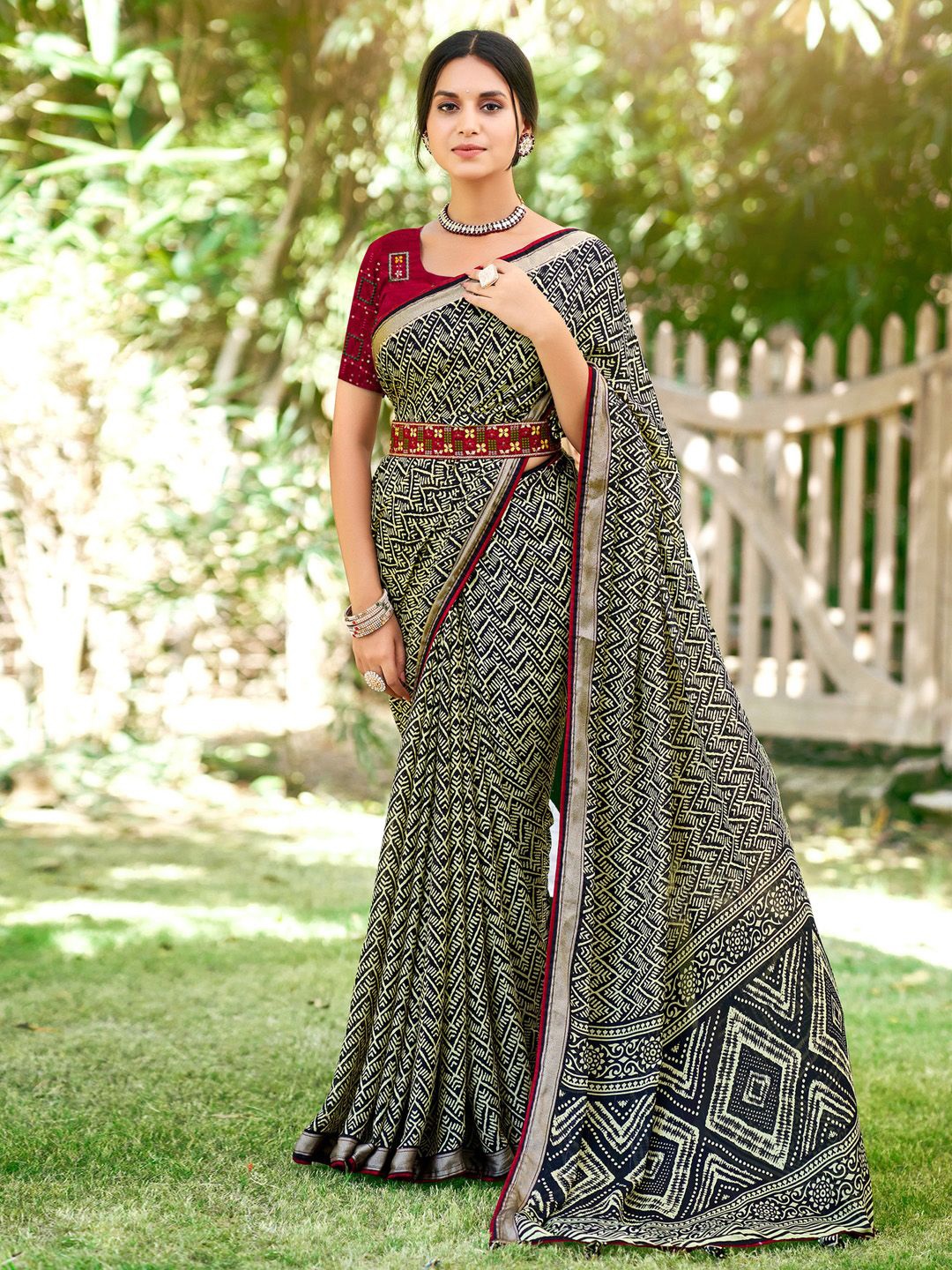 

Saree mall Geometric Printed Saree With Zari Border, Black