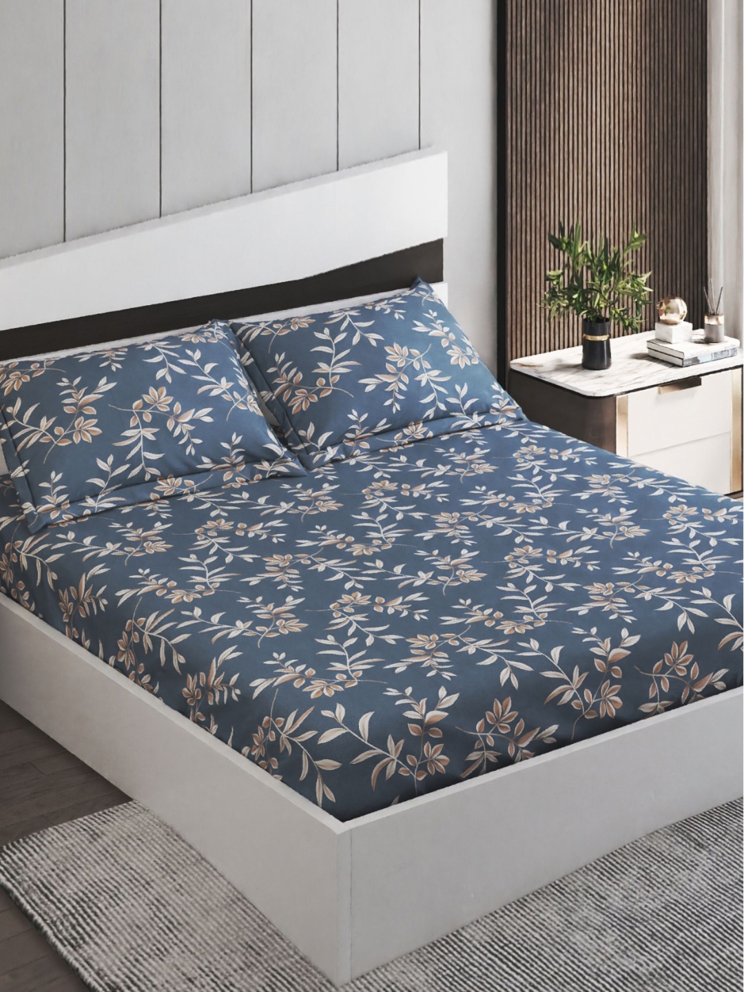 

Home Centre Corsica Juniper Blue 130 TC Microfibre Queen Bedsheet With 2 Pillow Covers