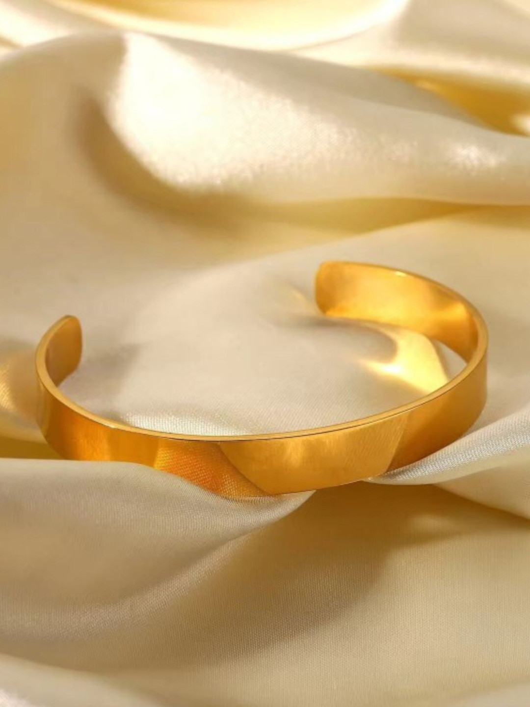 

DressBerry Gold-Plated Cuff Bracelet