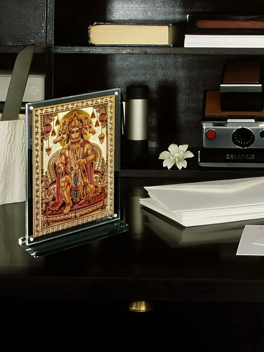 

Hawai Gold Toned & Transparent Self Design Acrylic Table Photo Frame