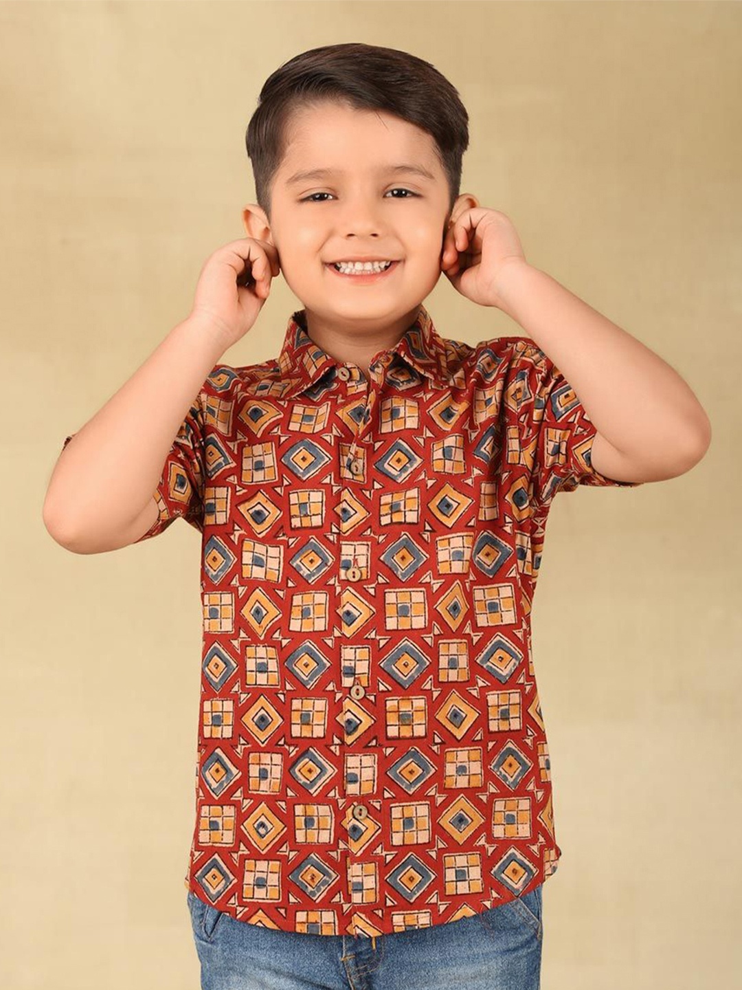 

Fabindia Boys Spread Collar Geometric Printed Cotton Casual Shirt, Red