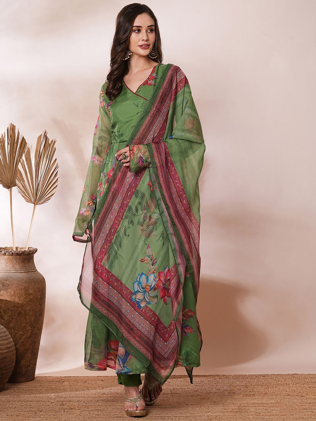 

FASHOR Women Ethnic Motifs Printed Panelled Beads and Stones Kurta with Trousers & With Dupatta, Green