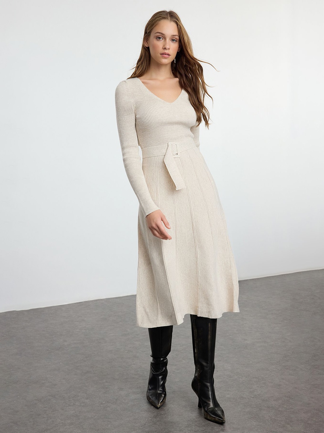 

Trendyol Fit & Flare Midi Dress, Na