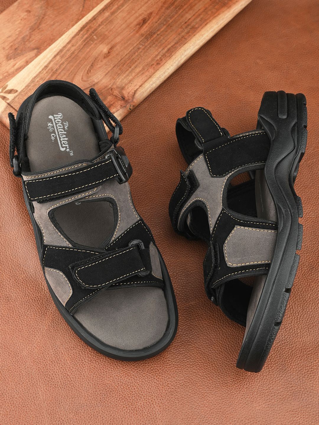 

The Roadster Lifestyle Co Men Sports Sandals, Grey