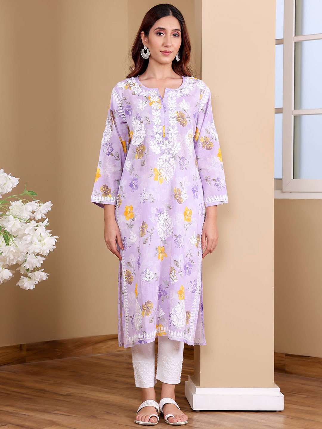 

Chowkhat Women Floral Embroidered Flared Sleeves Chikankari Handloom Kurta, Lavender