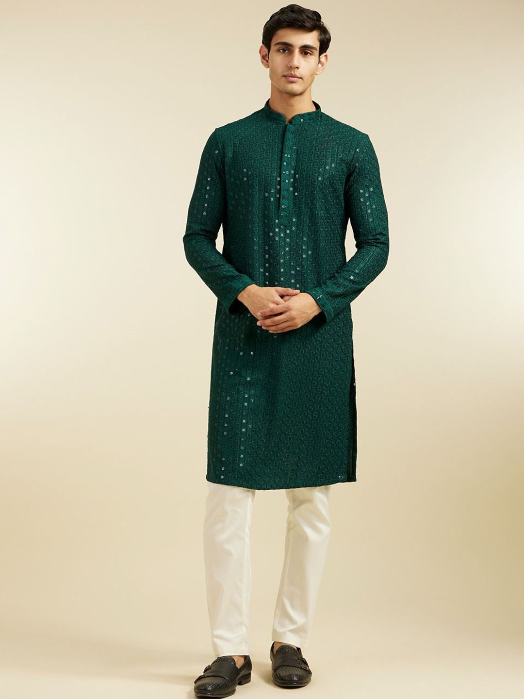 

Diwas by Manyavar Geometric Chikankari Embroidered & Sequinned Mandarin Collar Kurta, Green