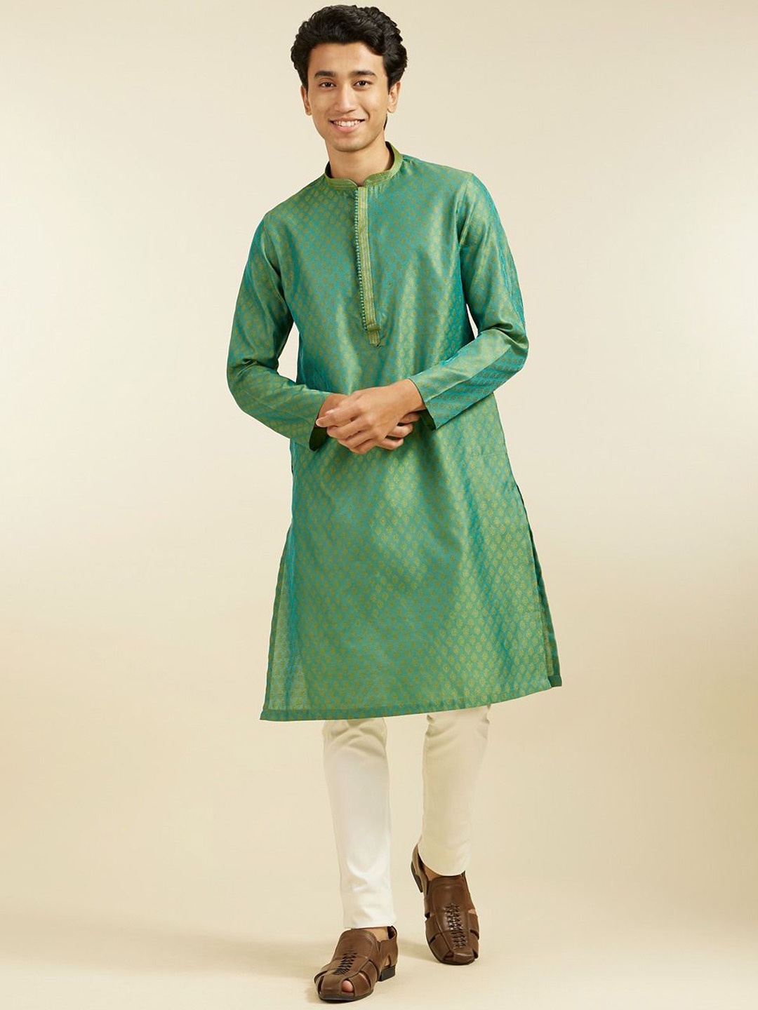 

Diwas by Manyavar Ethnic Motifs Woven Design Mandarin Collar Zari Straight Kurta, Green