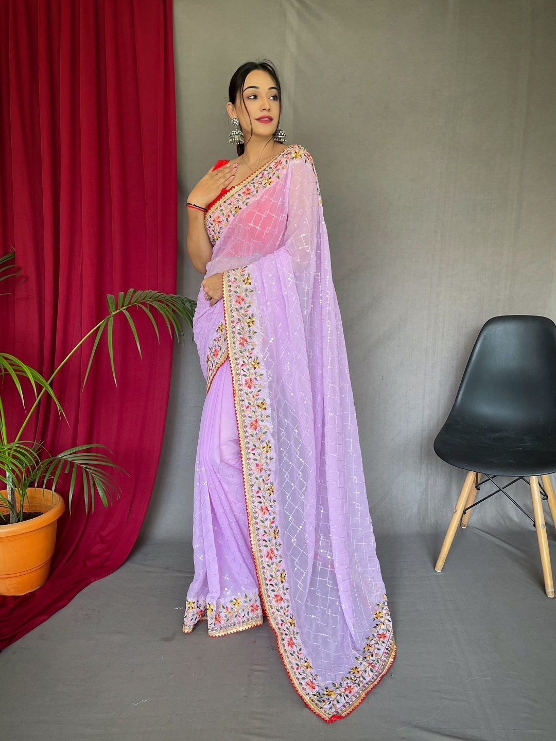 

Mameraa Floral Sequinned Saree, Lavender