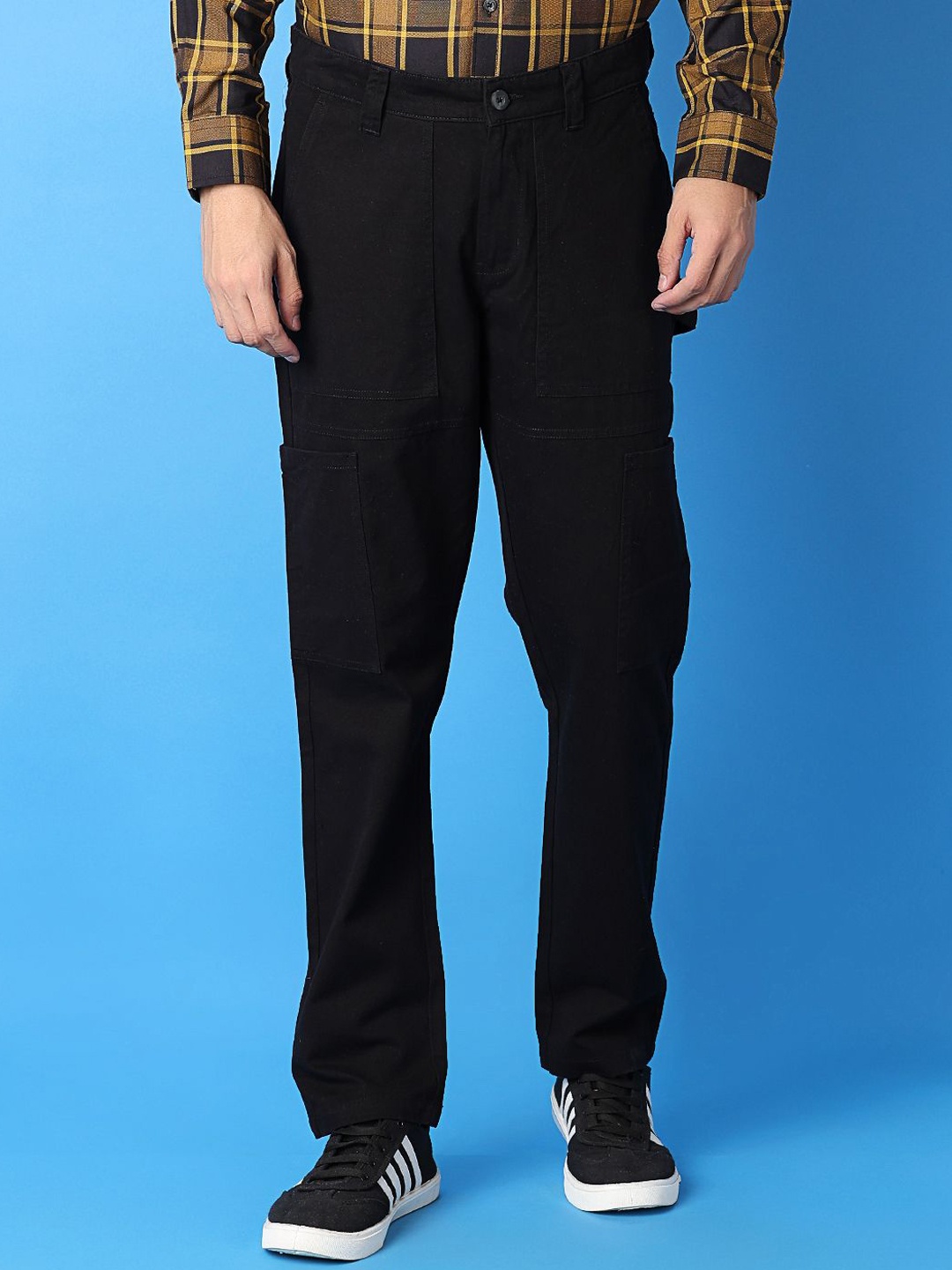 

V-Mart Men Cargos Trousers, Black