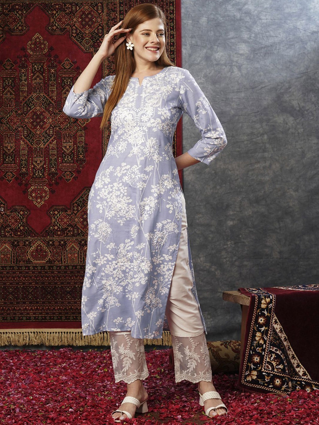 

GoSriKi Women Floral Embroidered Chikankari Kurta, Grey