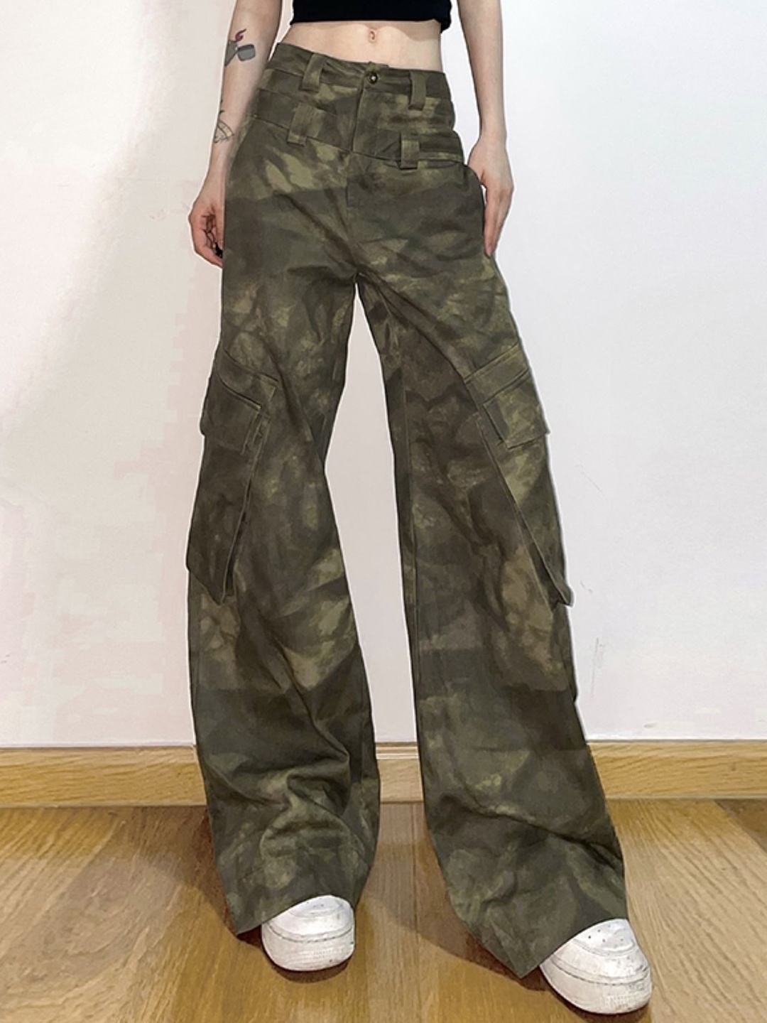 

KPOP Original Women Cotton Camouflage Printed Flared Regular Trousers, Green