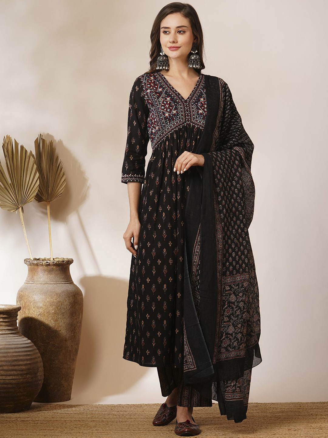 

FASHOR Black Floral Printed Pleated Thread Work Pure Cotton Kurta with Trousers & Dupatta