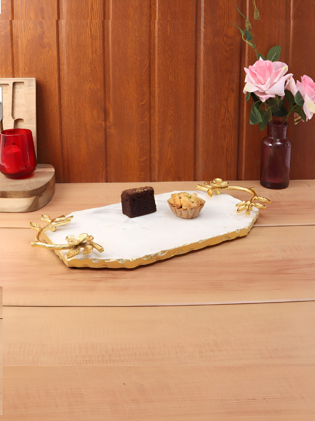 

NikkisPride White & Gold Toned Octagon Shaped Marble Easy to Clean Serving Tray