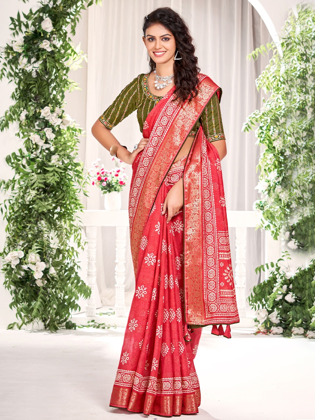 

VIRICA Floral Zari Poly Chiffon Saree, Red