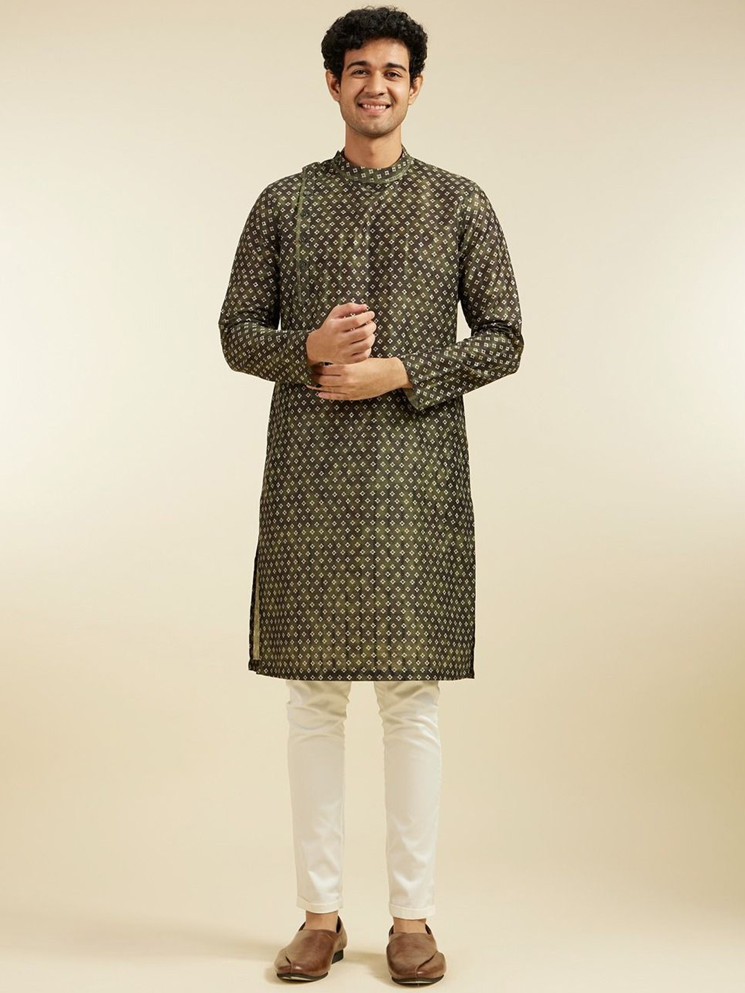

Diwas by Manyavar Floral Printed Mandarin Collar Straight Kurta, Green