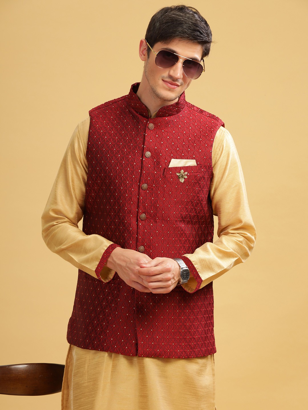 

Anouk Men Embroidered Nehru Jacket, Red