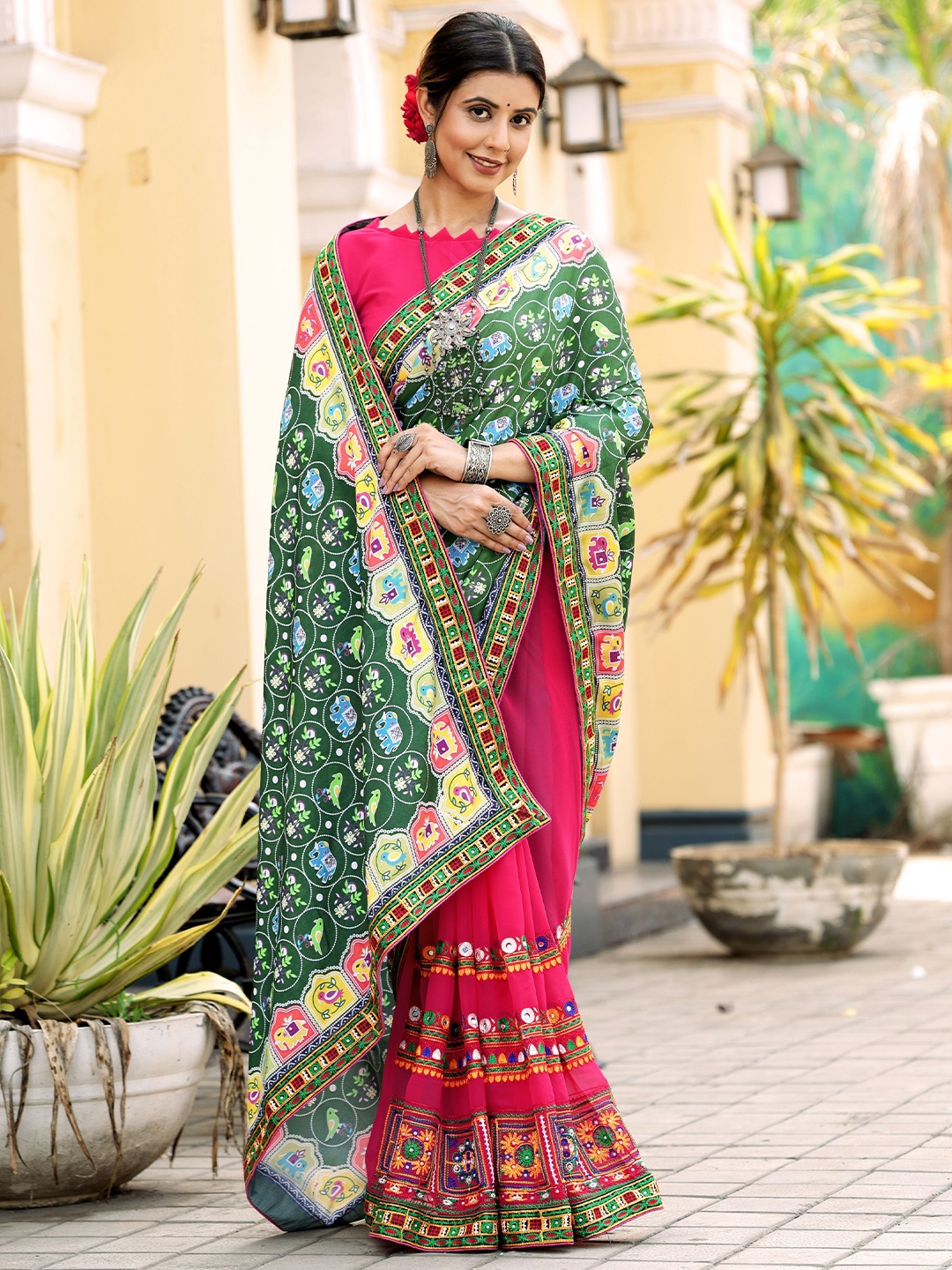

VIRICA Floral Embroidered Pure Georgette Saree, Green