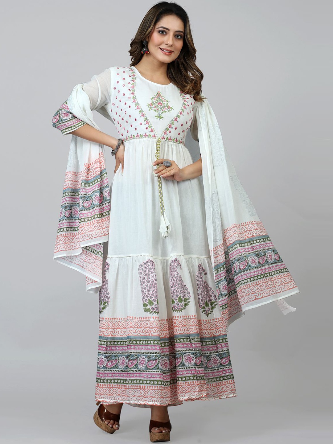 

SARRAS Women Printed Fit and Flare Ethnic Dresses with Dupatta, White