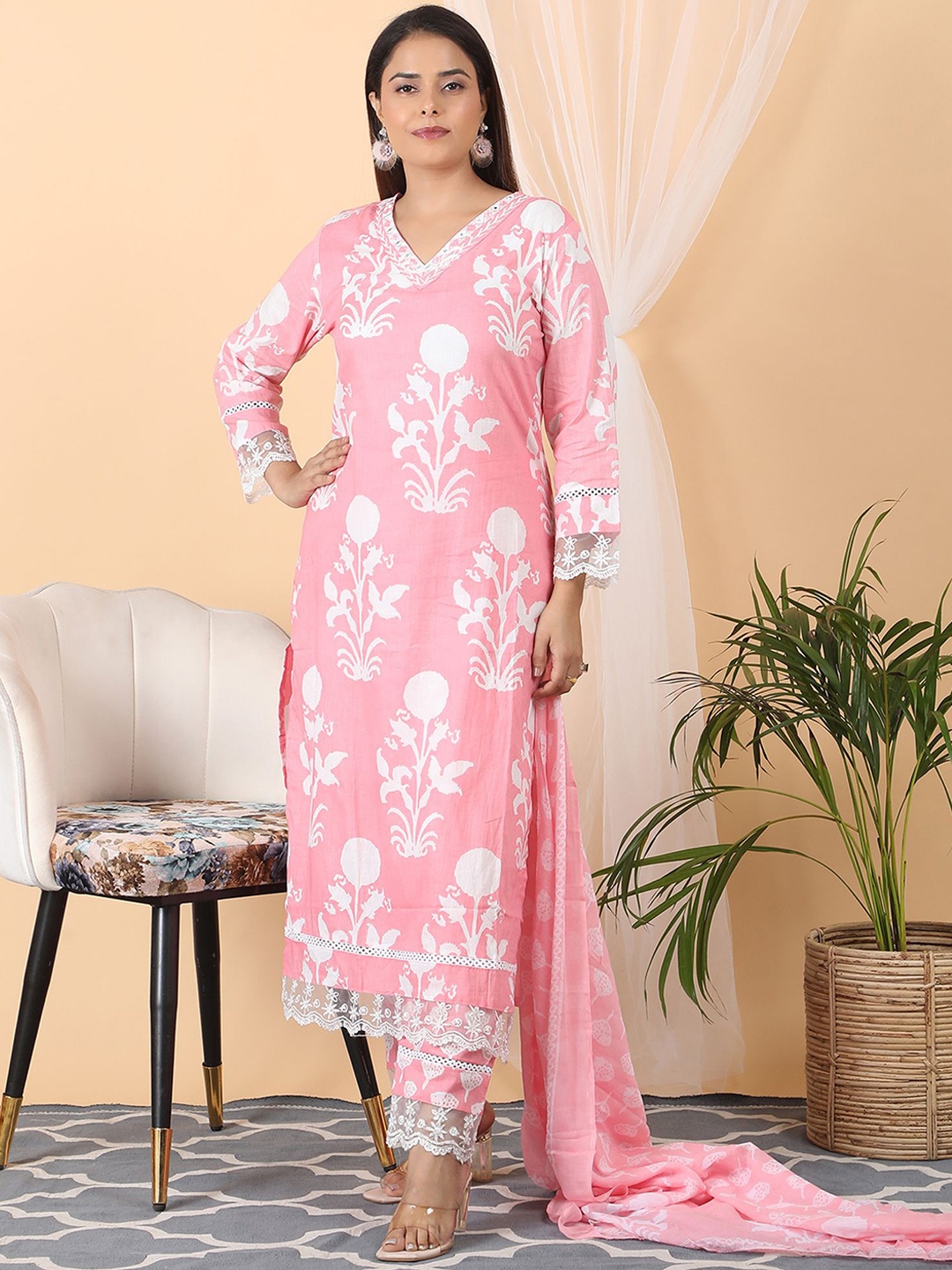 

SHIFORY Women Floral Printed Regular Pure Cotton Kurta with Trousers & With Dupatta, Pink