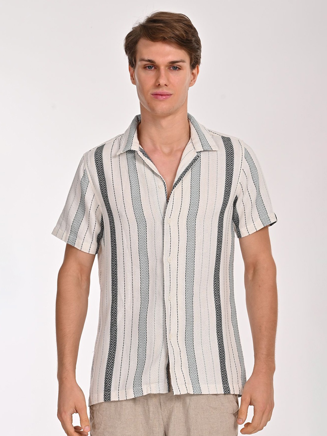 

POE Men Smart Slim Fit Multi Stripes Opaque Striped Casual Shirt, Green