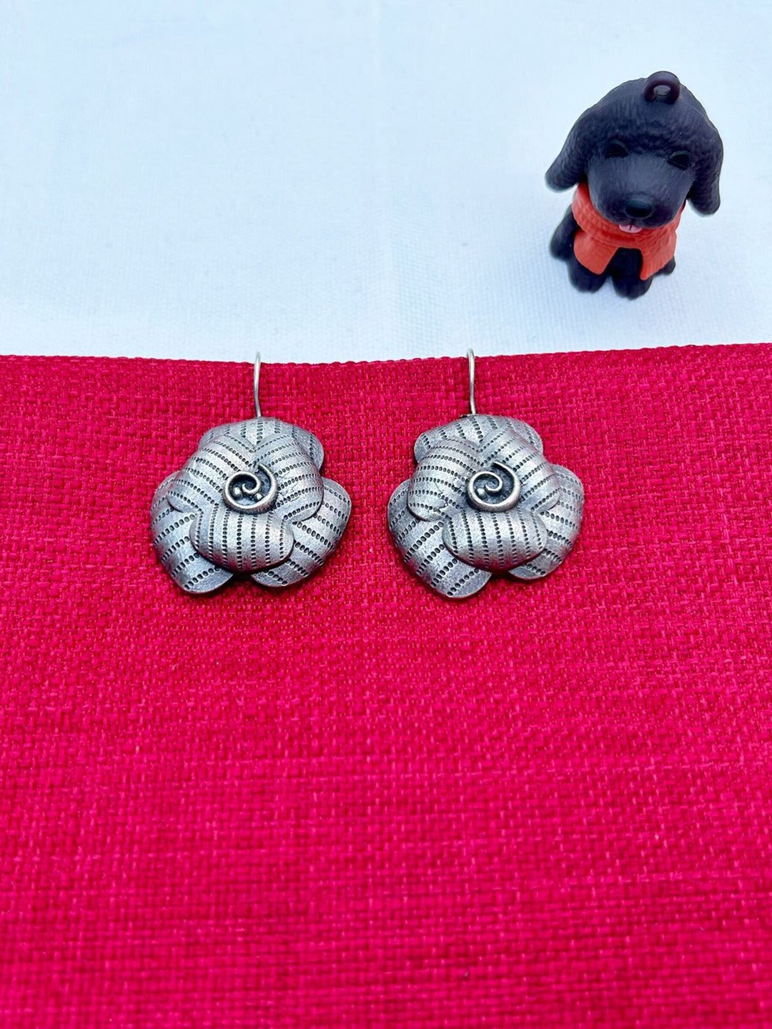 

The Pari Silver-Plated Contemporary Oxidised Studs