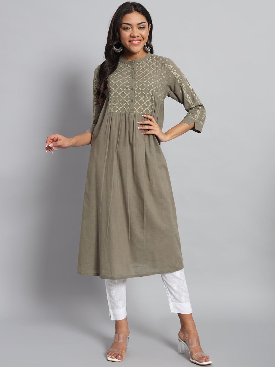 

akheri Women Embroidered Chikankari Handloom Kurta, Olive