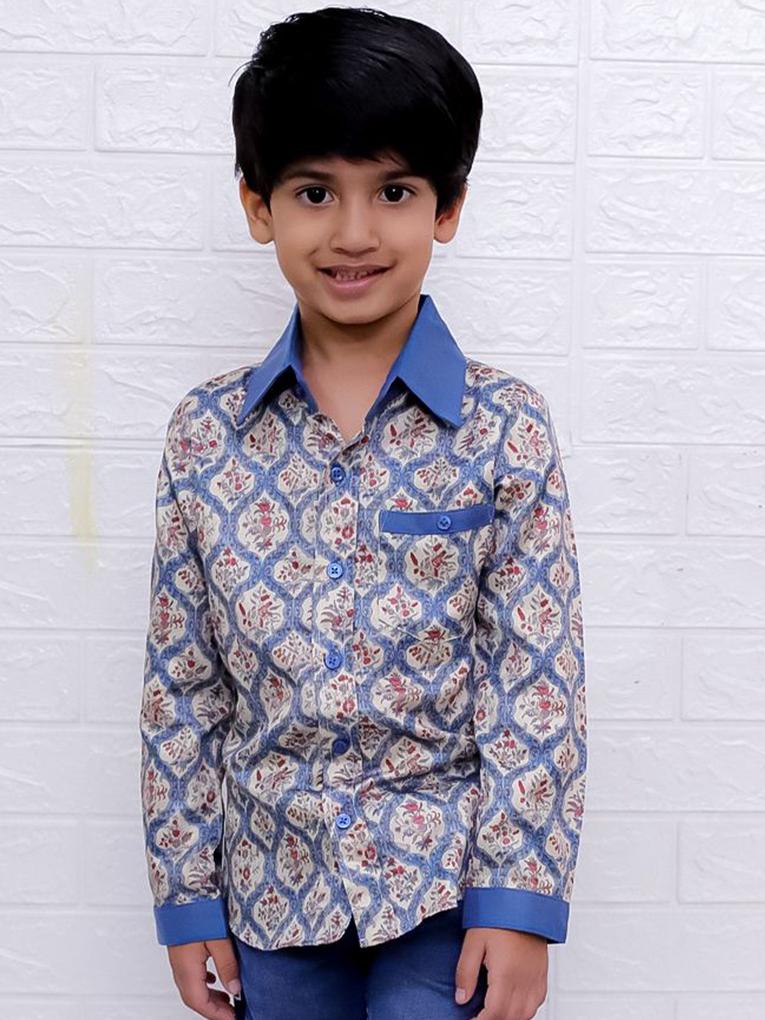 

Twisha Boys Standard Spread Collar Ethnic Motifs Printed Casual Shirt, Blue