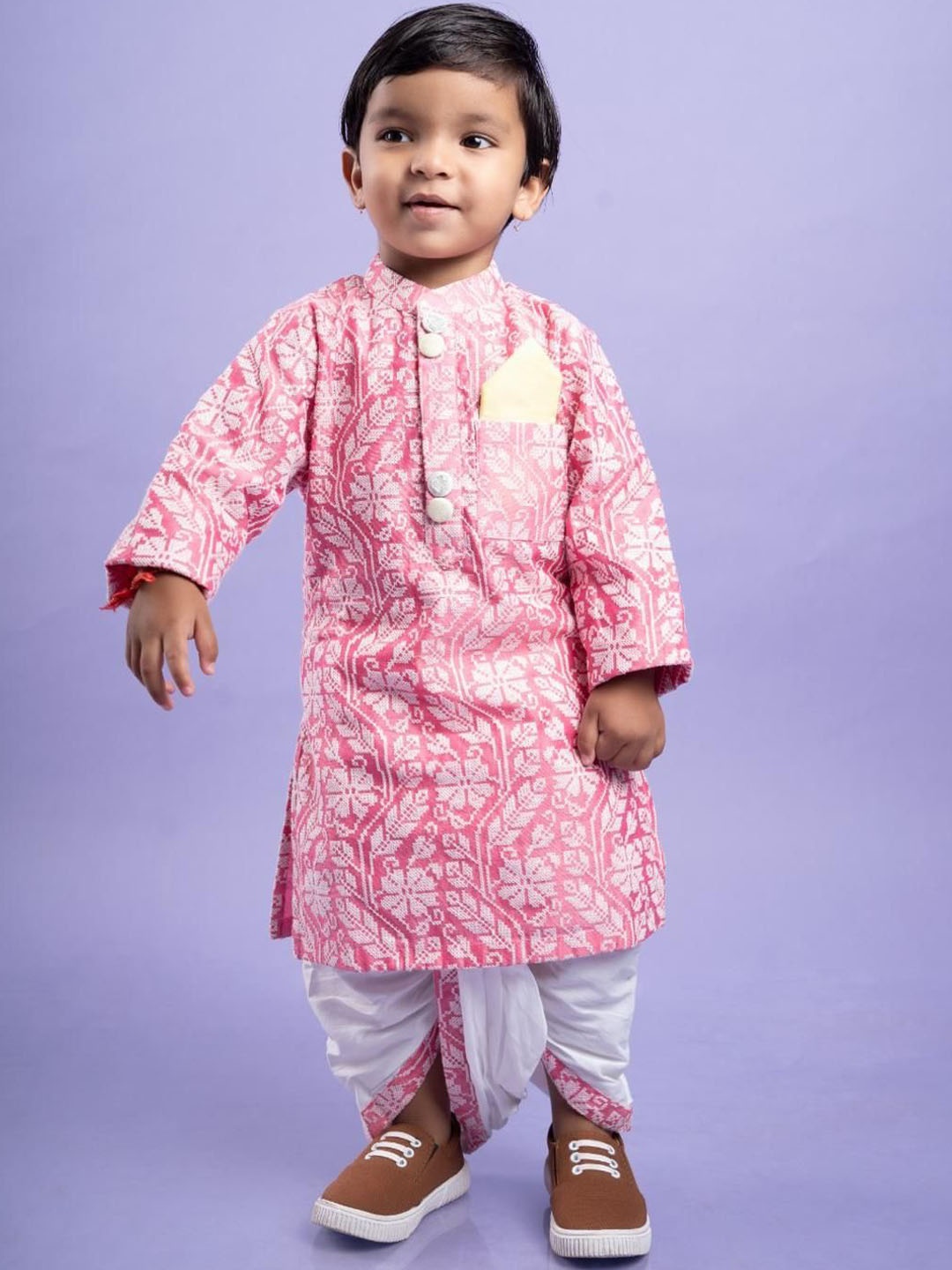 

Kirti Agarwal Boys Floral Embroidered Regular Chanderi Silk Kurta with Pyjamas, Pink