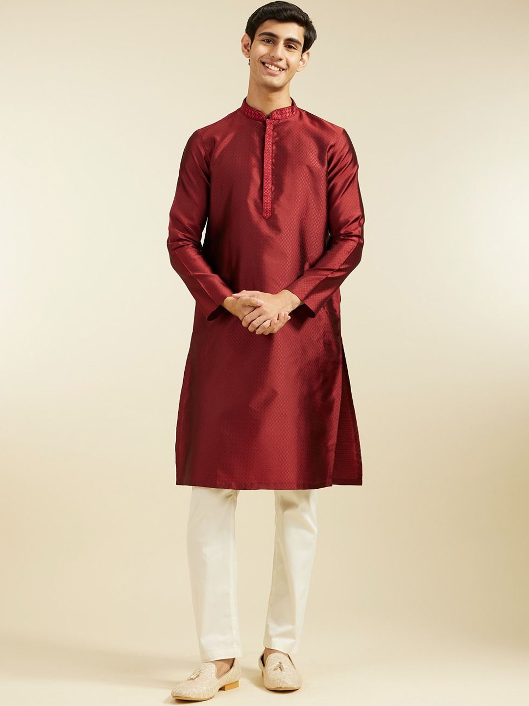 

Diwas by Manyavar Ethnic Motifs Woven Design Straight Kurta, Maroon