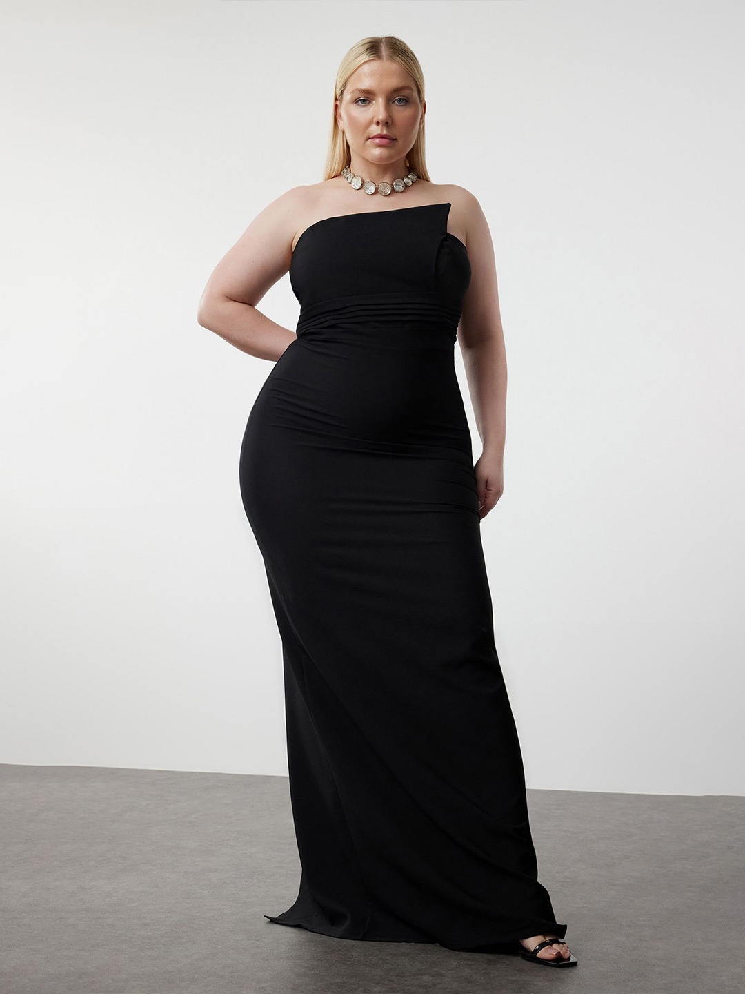 

Trendyol Off-Shoulder Maxi Dress, Na