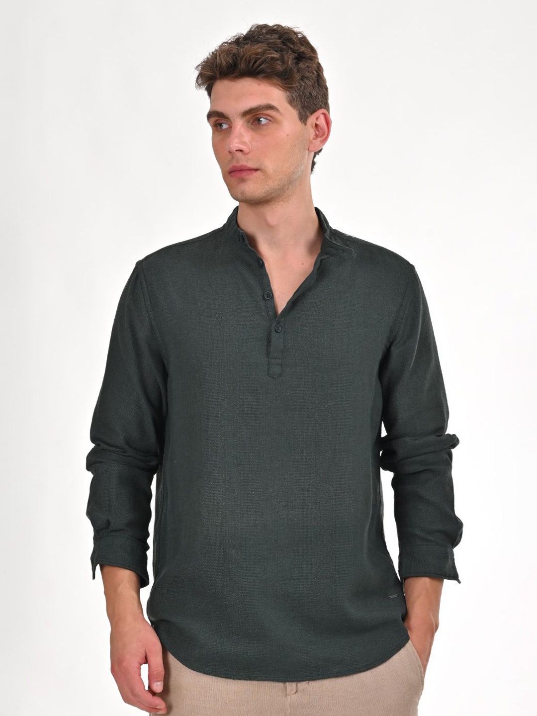 

POE Men Smart Slim Fit Opaque Casual Shirt, Green