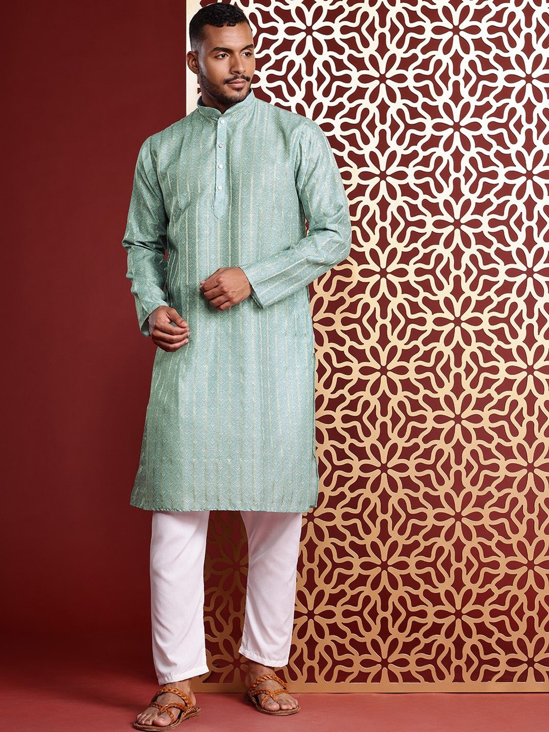 

MANQ Ethnic Motifs Woven Design Zari Work Mandarin Collar Pure Cotton Straight Kurta, Green