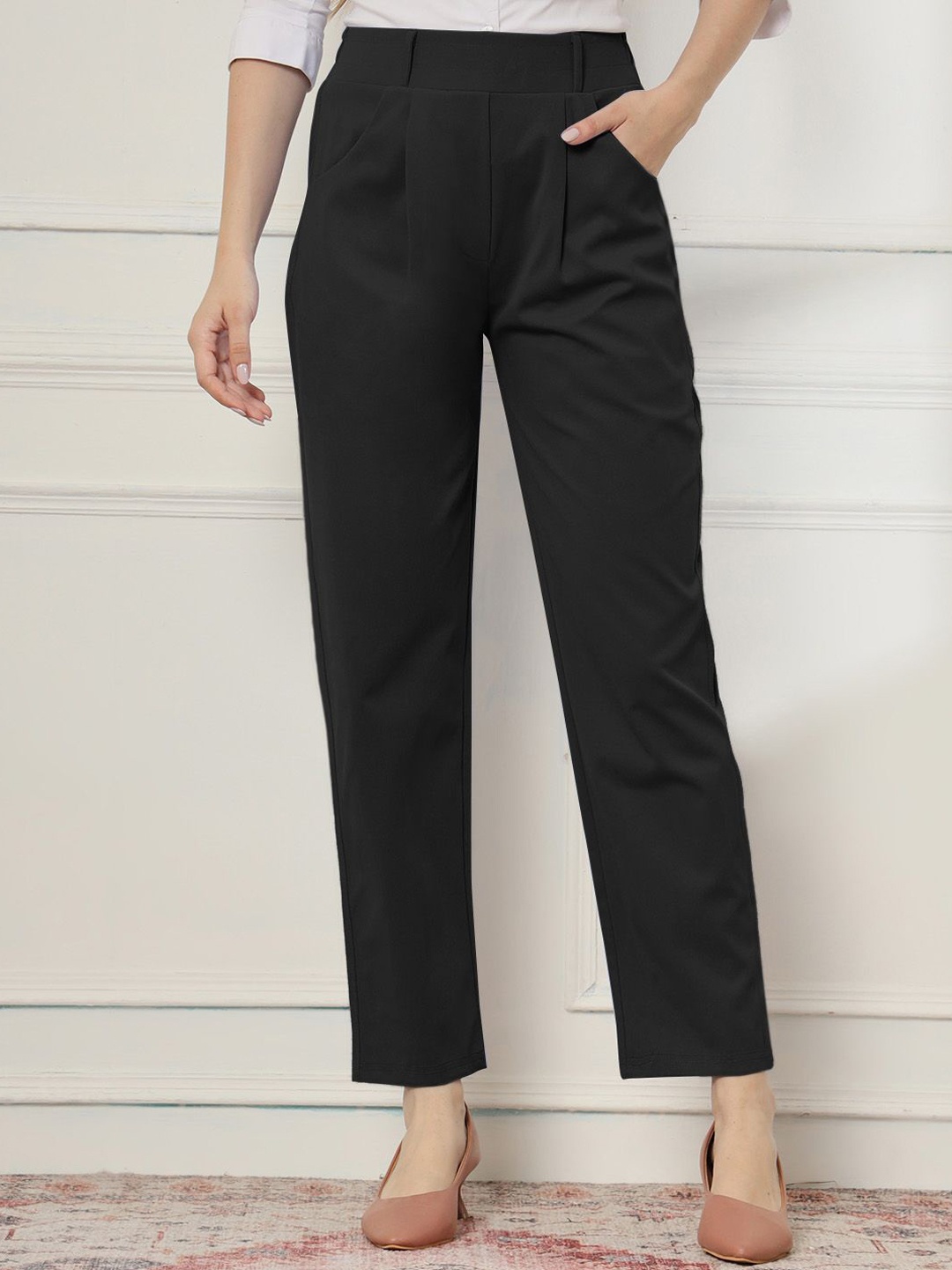 

FITHUB Women Solid High-Rise Pleated Trousers, Black