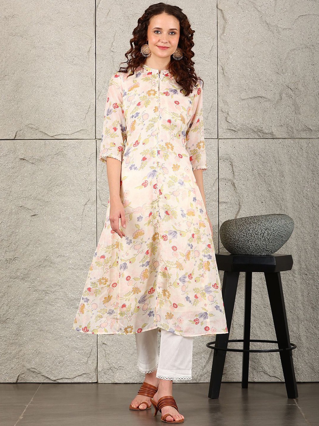 

W Women Floral Printed Keyhole Neck Gotta Patti Kurta, Off white